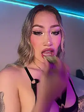 Lally Valencia   online show from November 10, 9:37 am