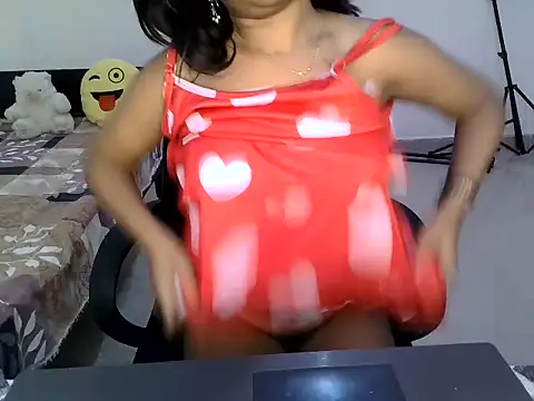 PAYAL SONI  online show from October 11, 9:28 pm