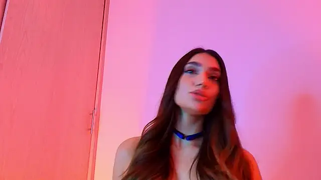 Alyssia Collins online show from October 7, 6:18 am