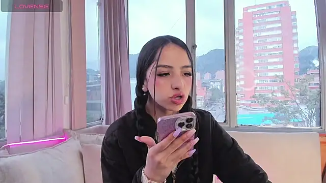 Daphne chers online show from September 15, 7:54 pm