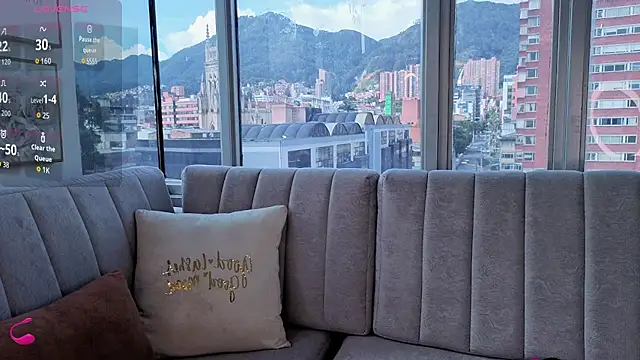 Daphne chers online show from January 8, 7:51 pm