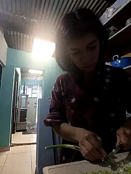 Ariell Kieran online show from December 16, 8:04 pm