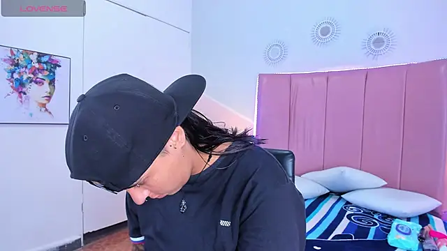 Liiam smith  online show from October 24, 1:29 pm