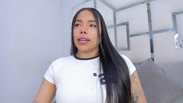 ZoeWan69 online show from December 20, 1:04 pm