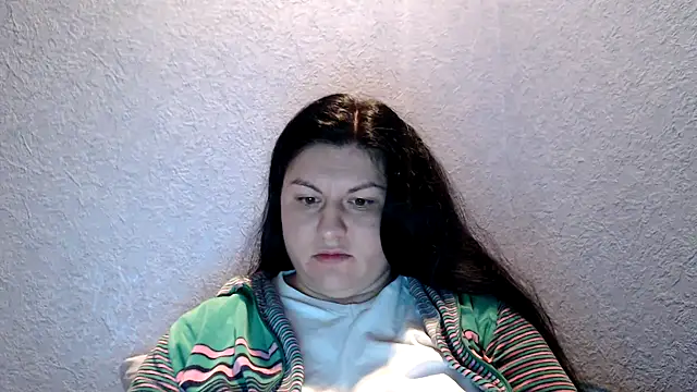 KiraSwee online show from October 22, 5:40 pm