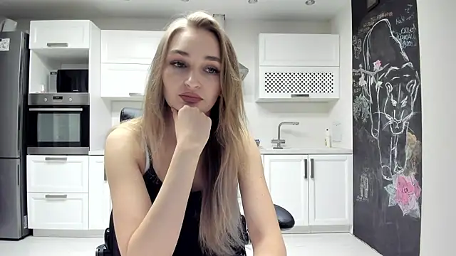 Snapshot of lisenok chatting on October 13, 8:11 pm lisenok online show from October 13, 8:11 pm