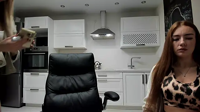 Snapshot of lisenok chatting on September 18, 10:19 pm lisenok online show from September 18, 10:19 pm