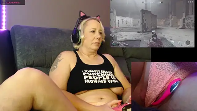 Trixiekittycutie online show from September 8, 7:02 pm