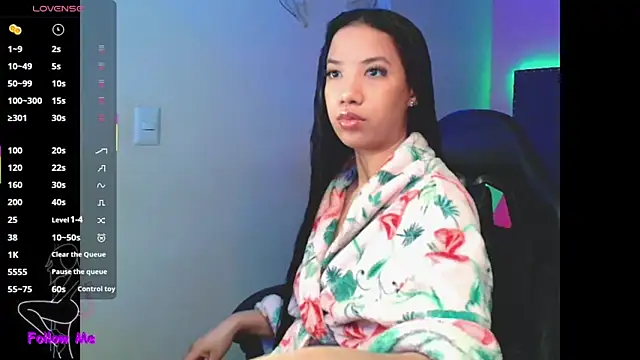 SallyWhitee online show from November 20, 4:35 am