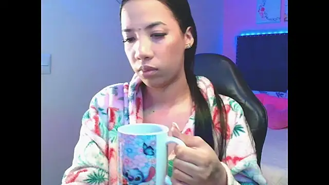 SallyWhitee online show from September 24, 4:33 am