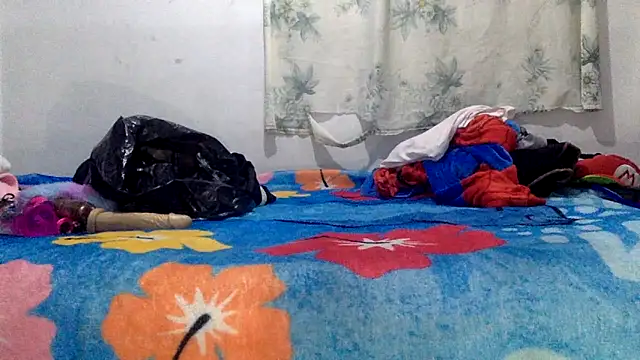 sharonlopez9611 online show from February 6, 4:27 am