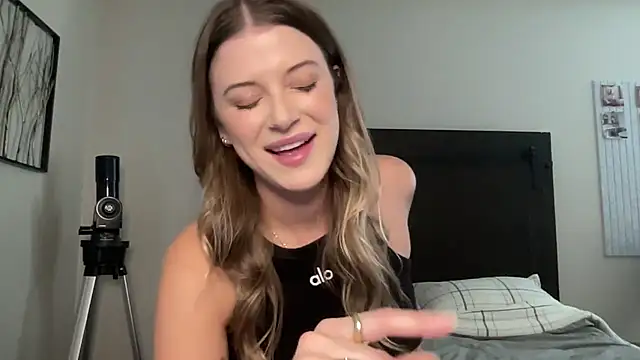 rileydepp online show from October 23, 9:21 pm