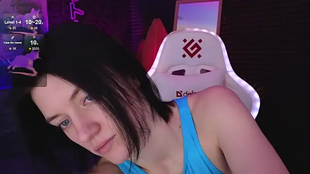 roxy riot  online show from October 2, 1:32 am