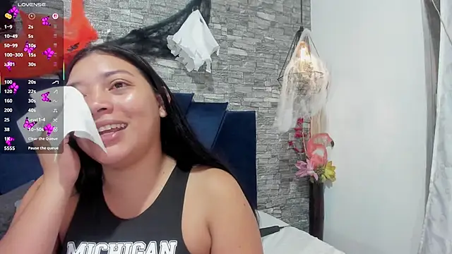 Sophia Brunett online show from October 21, 11:58 am