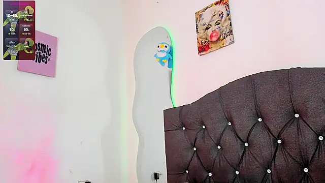 Vickyallien online show from October 4, 4:33 pm