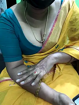 niiveditha online show from November 7, 1:06 pm