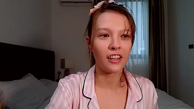 Snapshot of DemiDee chatting on October 29, 10:08 am DemiDee online show from October 29, 10:08 am