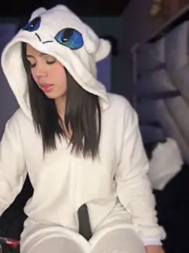 Laura-Khalifa online show from November 27, 5:54 am