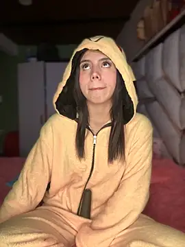 Laura-Khalifa online show from November 17, 8:04 am