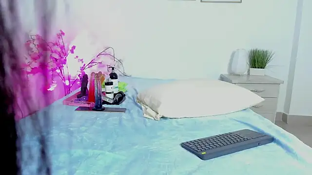 alejandra-cortes online show from October 17, 12:08 pm