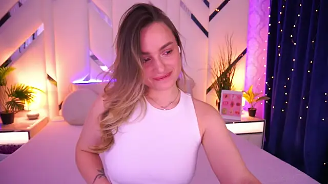 LindsieGreyy online show from February 23, 8:25 am