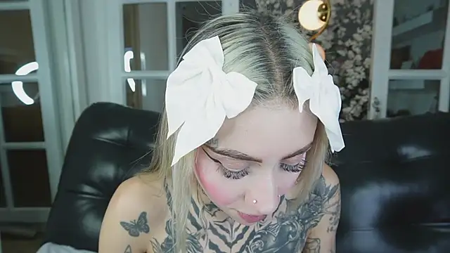 miss   angel online show from February 5, 11:24 am