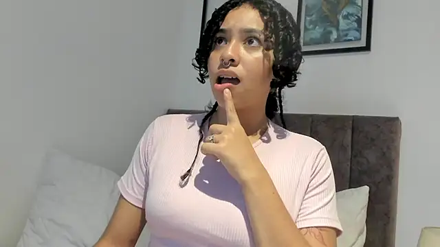 Dhalila  online show from February 7, 7:40 pm