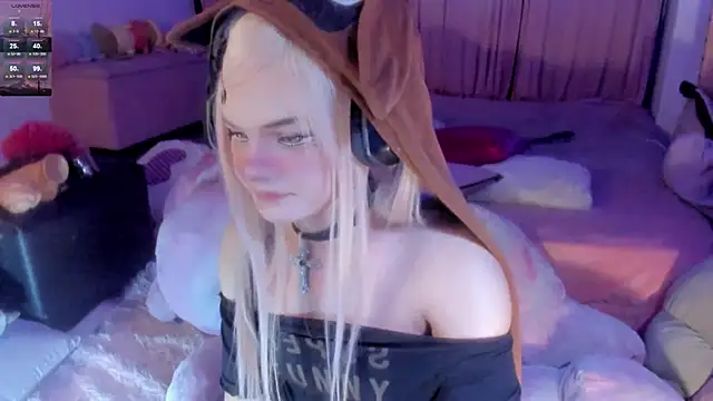 Snapshot of Angelica_Reborn chatting on October 7, 3:33 am Angelica Reborn online show from October 7, 3:33 am