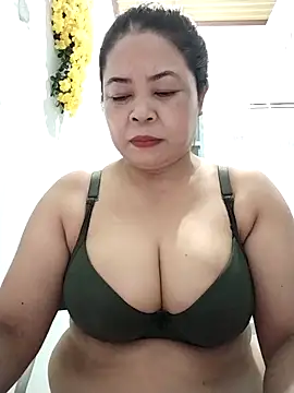 Baby-bigtits2024 online show from November 29, 12:09 pm