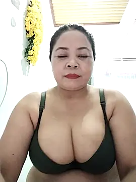 Baby-bigtits2024 online show from October 29, 12:42 pm