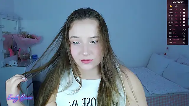 Snapshot of EmilyxxGraces chatting on September 13, 12:18 am EmilyxxGraces online show from September 13, 12:18 am