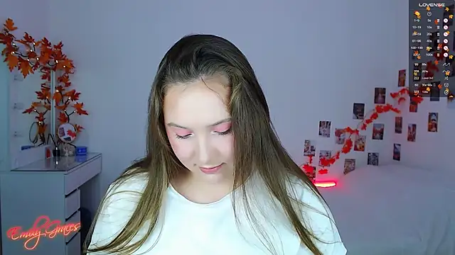 Snapshot of EmilyxxGraces chatting on September 24, 9:14 pm EmilyxxGraces online show from September 24, 9:14 pm