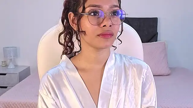 sara sharma  online show from October 24, 4:47 pm