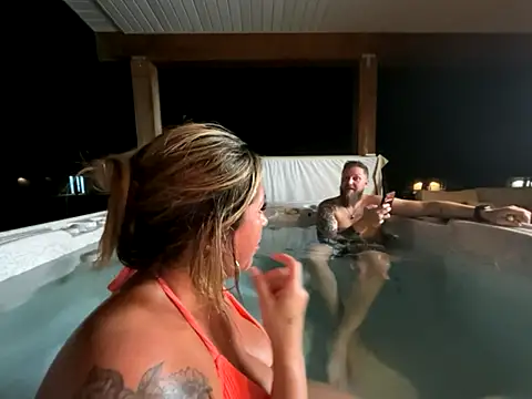 bossyroxy84 online show from October 16, 5:32 am