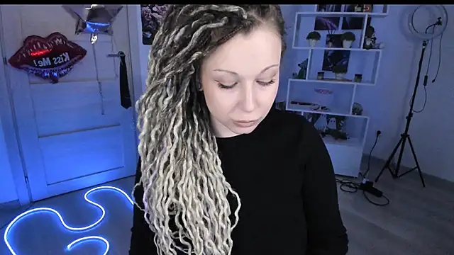 HoneySallyMoore online show from February 15, 5:01 pm