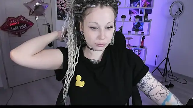 HoneySallyMoore online show from October 2, 5:07 pm