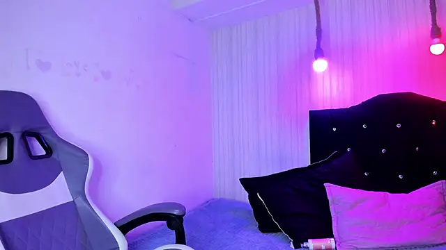 nicky angel1 online show from October 17, 7:06 pm