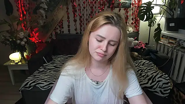 Alexa Pirs online show from February 19, 3:44 pm