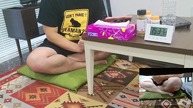 Snapshot of YARASERO-kun chatting on October 18, 6:38 am YARASERO-kun online show from October 18, 6:38 am