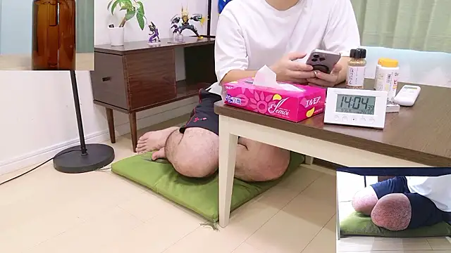 Snapshot of YARASERO-kun chatting on September 15, 5:05 am YARASERO-kun online show from September 15, 5:05 am