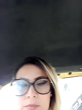 Snapshot of CandieGilson__ chatting on October 15, 1:57 pm CandieGilson   online show from October 15, 1:57 pm