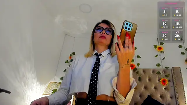 Snapshot of CandieGilson__ chatting on September 26, 11:52 am CandieGilson   online show from September 26, 11:52 am