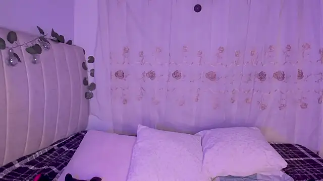 purplelilith3 online show from February 10, 3:31 am