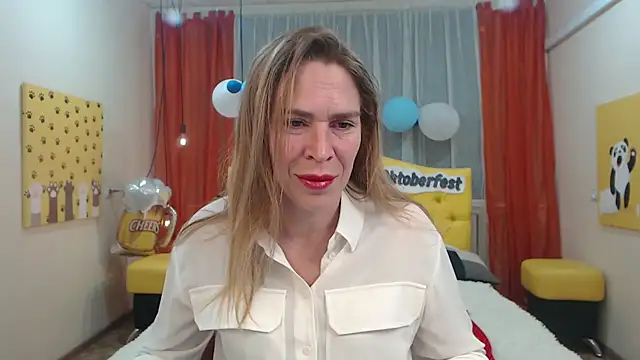 TessaDaybreak online show from October 9, 7:34 am