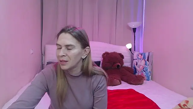 TessaDaybreak online show from February 4, 3:15 pm