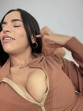 Snapshot of Naatalia chatting on October 19, 9:50 pm Naatalia online show from October 19, 9:50 pm