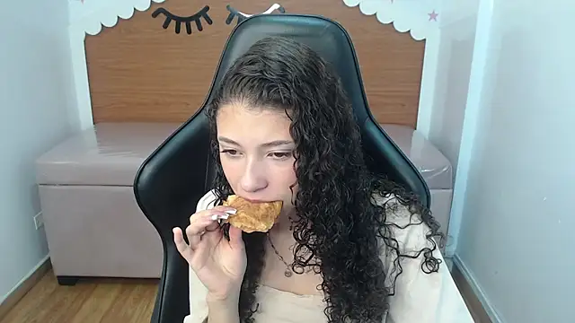 danatella a online show from November 8, 1:05 pm