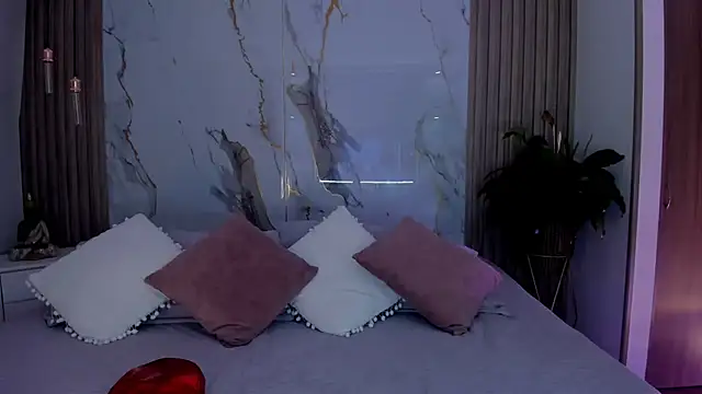 miss martiina online show from October 21, 2:04 am