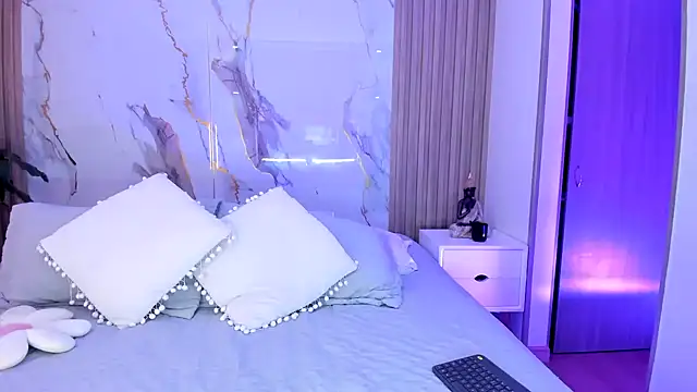 miss martiina online show from January 14, 3:33 am