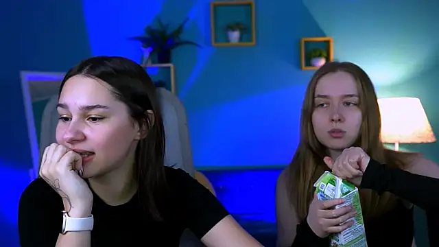 JenniferGraces online show from October 10, 6:24 pm